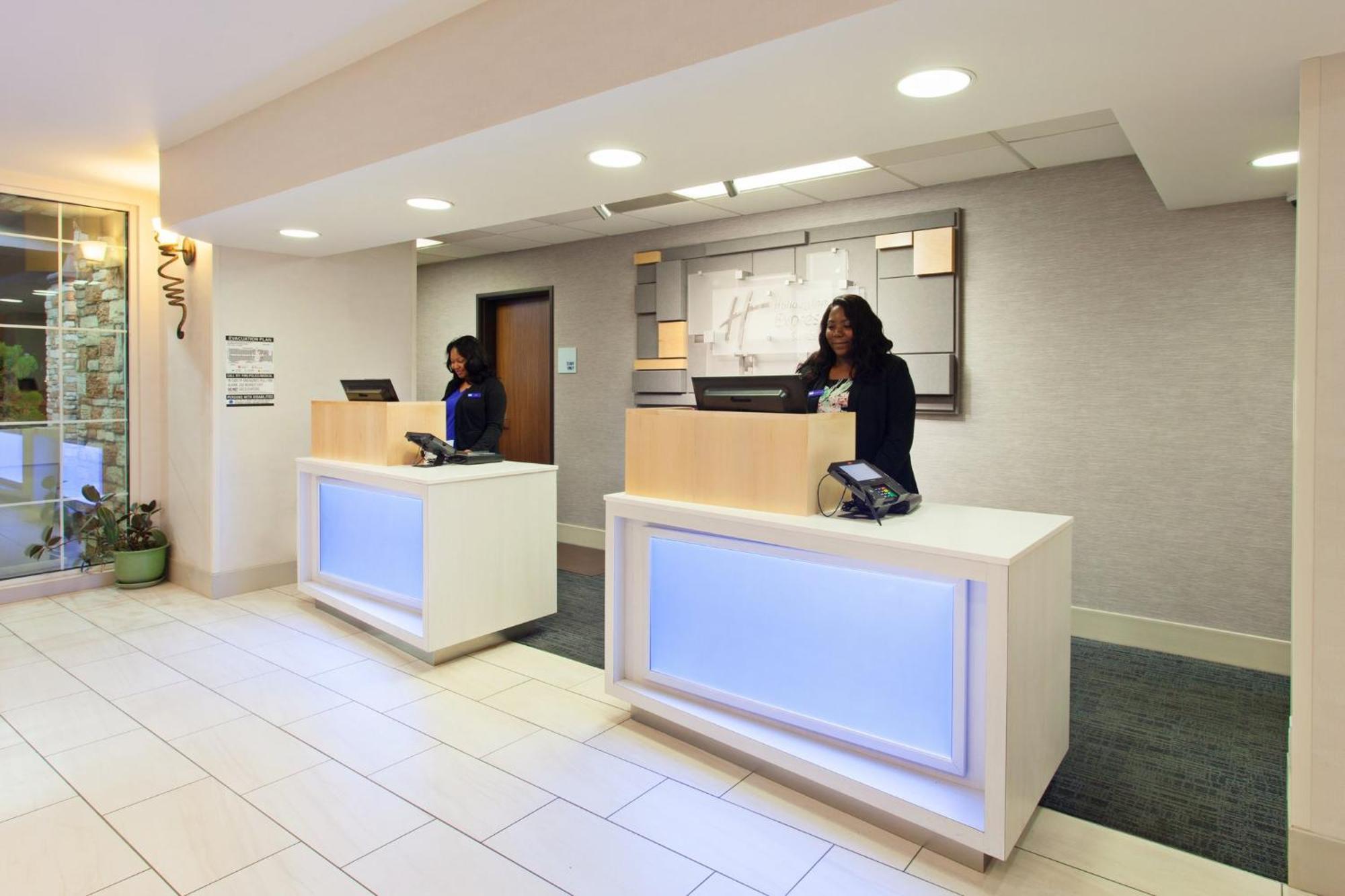 Holiday Inn Express & Suites Oakland - Airport By Ihg Exteriér fotografie