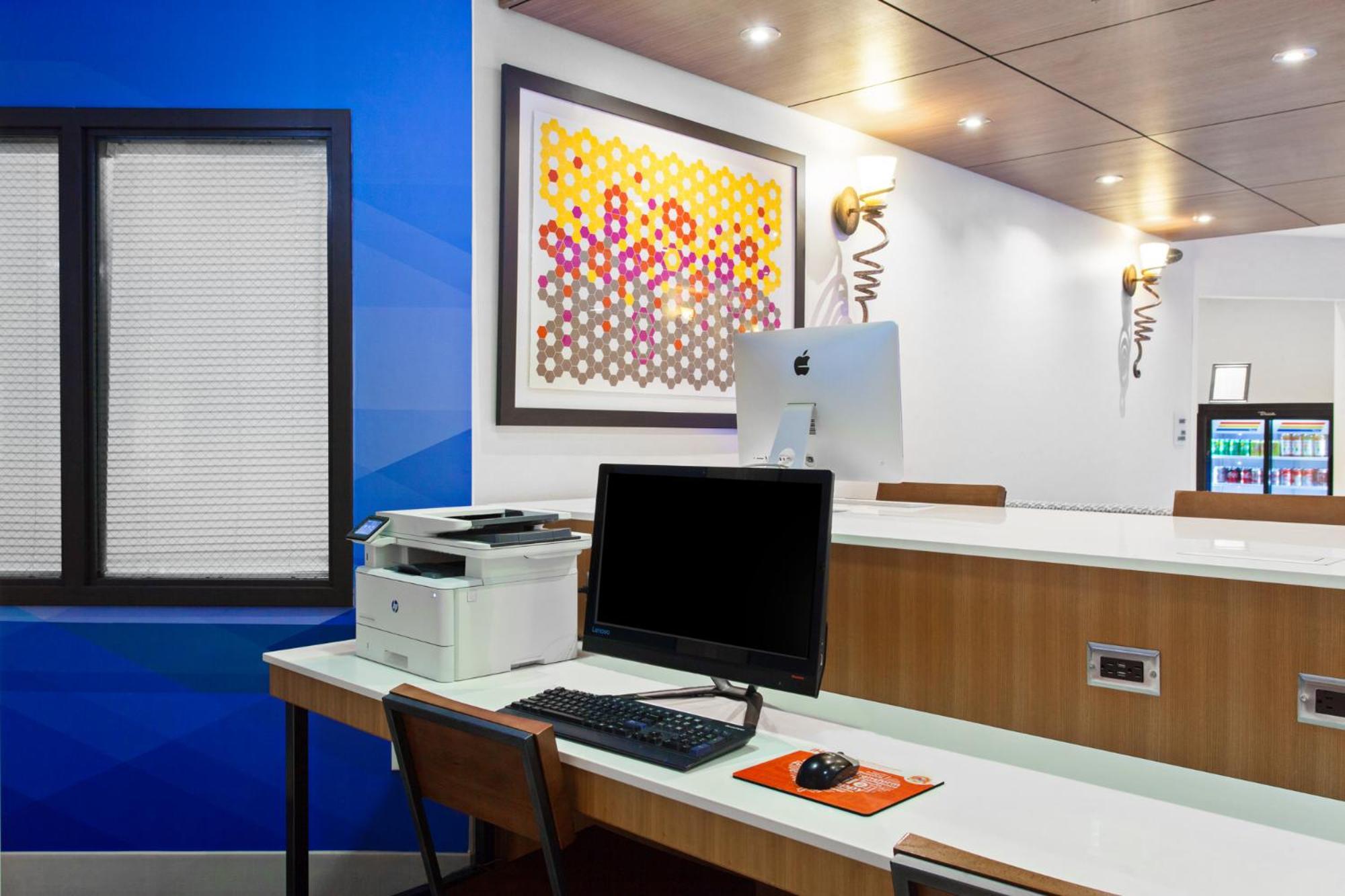 Holiday Inn Express & Suites Oakland - Airport By Ihg Exteriér fotografie