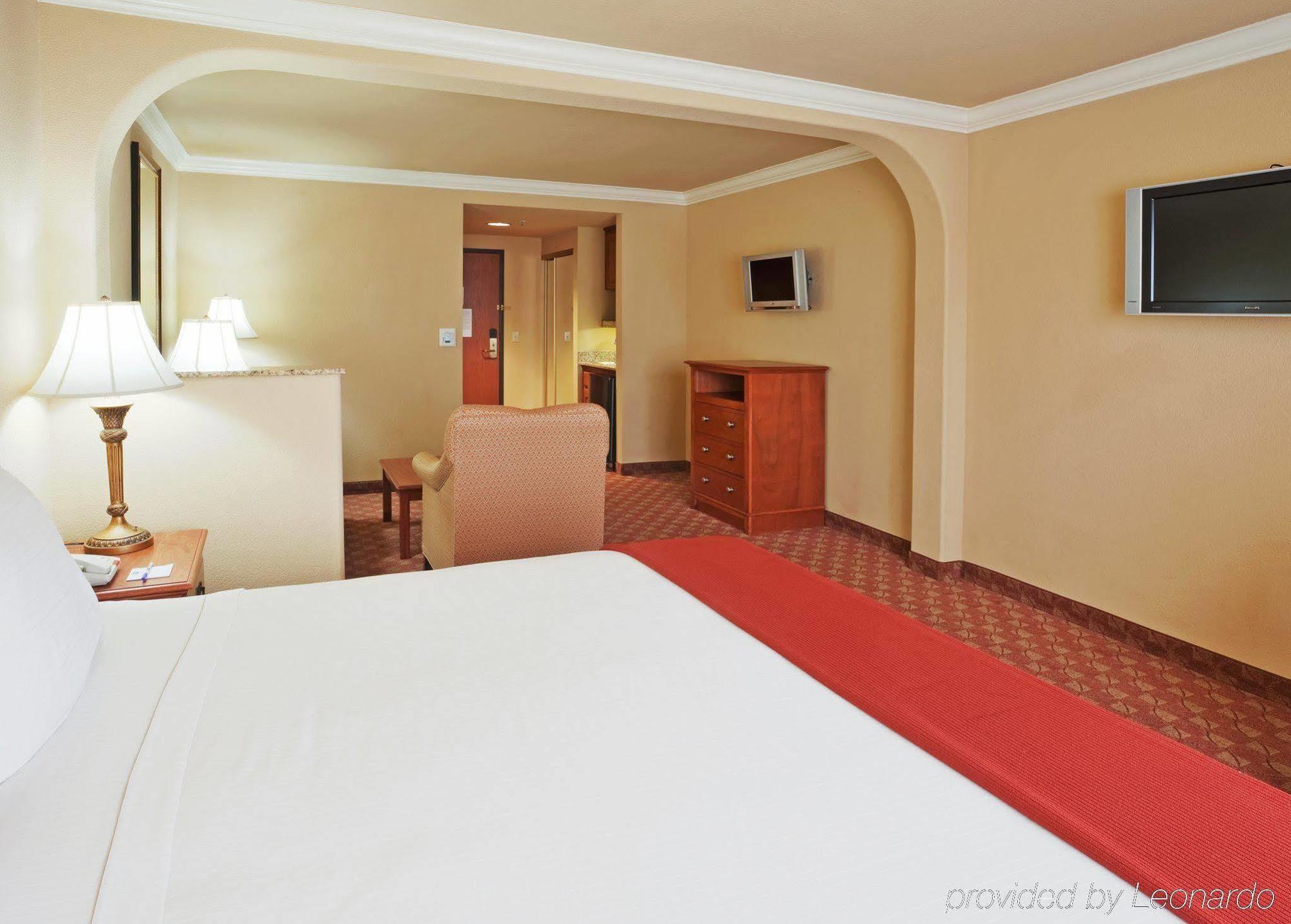 Holiday Inn Express & Suites Oakland - Airport By Ihg Pokoj fotografie